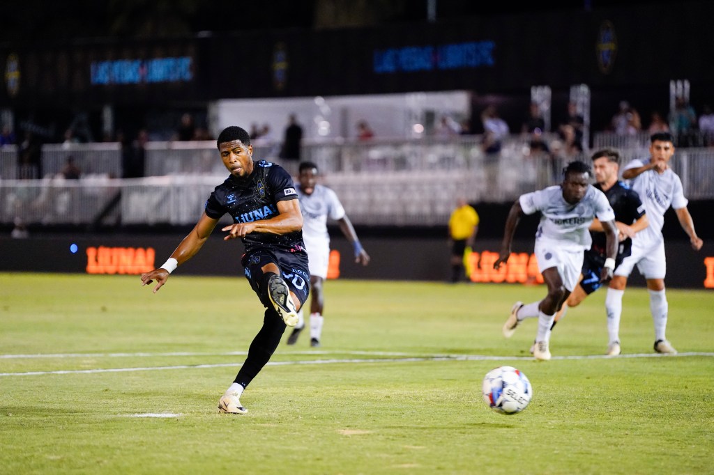 Las Vegas Lights forward Khori Bennett scoring a penalty kick