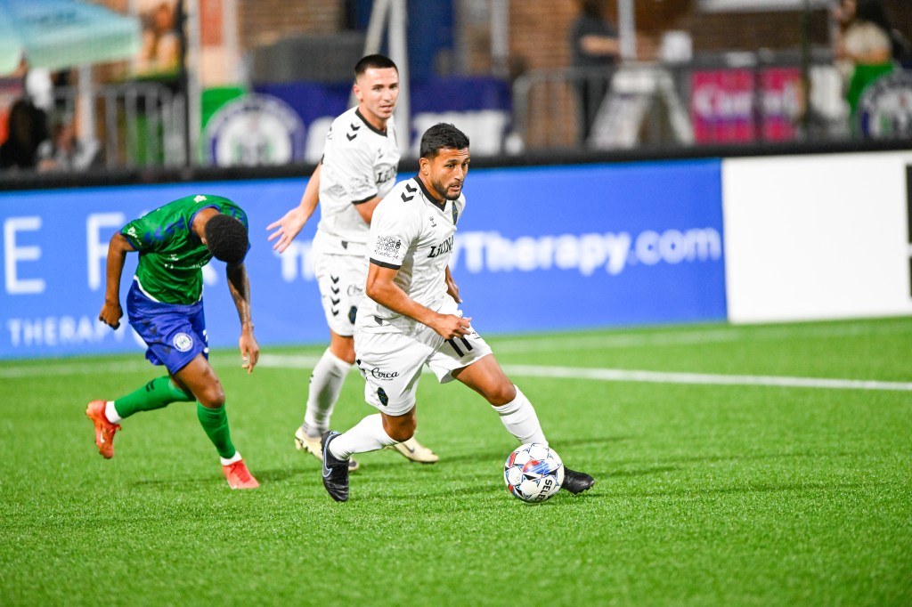 Las Vegas Lights FC forward Christian Pinzon dribbling the ball